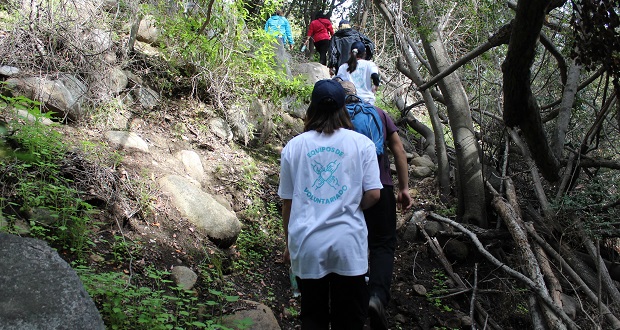 El grupo de educandos hijuelense recorrió dos emblemáticos senderos del sector Palmas de Ocoa, de alrededor de 250 metros, bajo la orientación de docentes, guardaparques y voluntarios del INJUV.