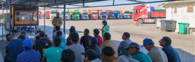 Camioneros de ruta Chile-Bolivia son invitados a sumarse a la conservación de áreas protegidas