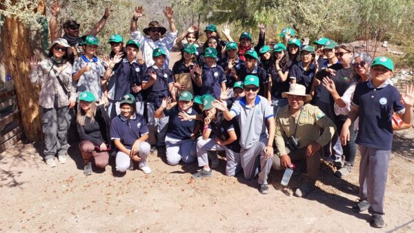 Estudiantes visitan MN Picaflor de Arica
